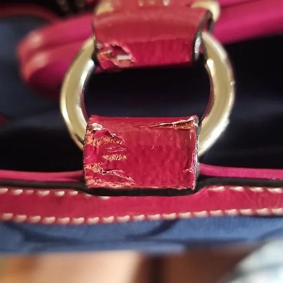 Coach Laura Kisslock 14940 GUC - Picture 12 of 12